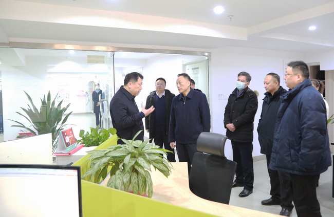 市長(cháng)張君毅一行看望慰問(wèn)燃氣工作人員